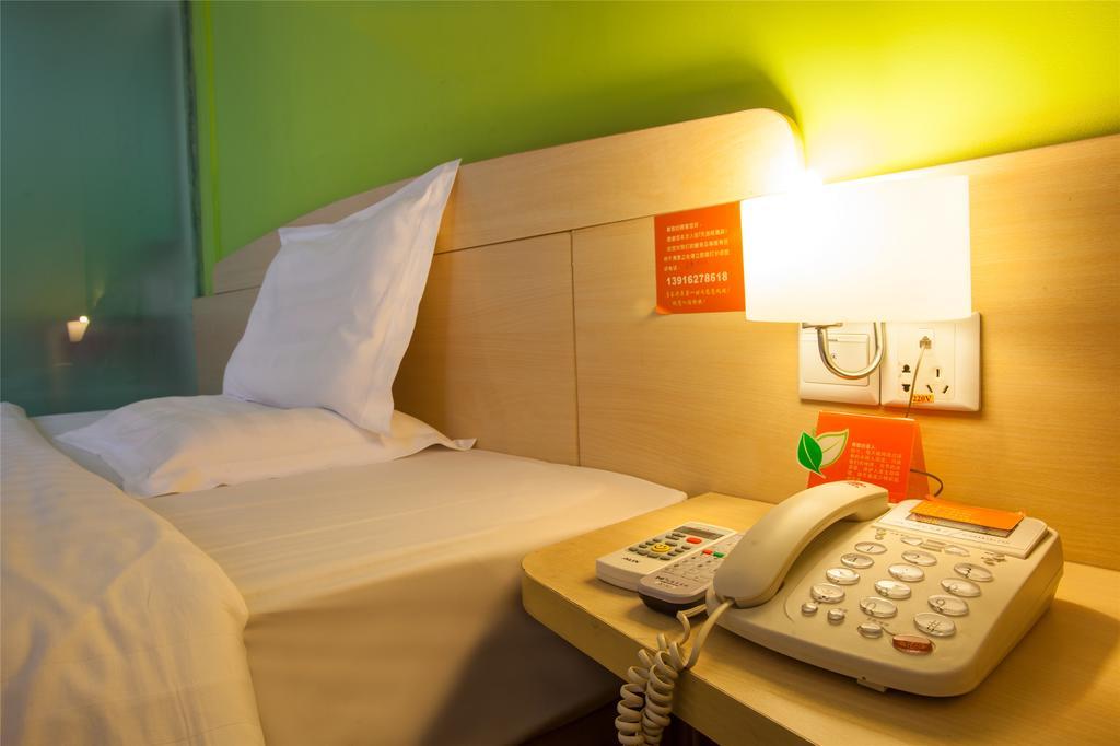 7Days Inn Shanghai Caobao Road Metro Station 外观 照片